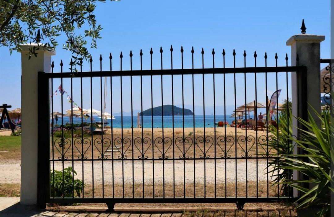 House By The Sea 2 Apartment Nea Iraklitsa Luaran gambar